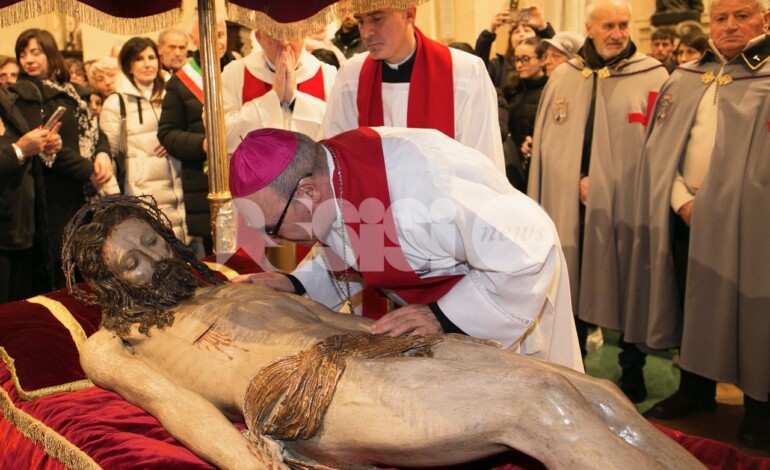 Al via ad Assisi il Triduo pasquale, Accrocca: “Il Signore ci aiuti a capire il suo amore” (foto)