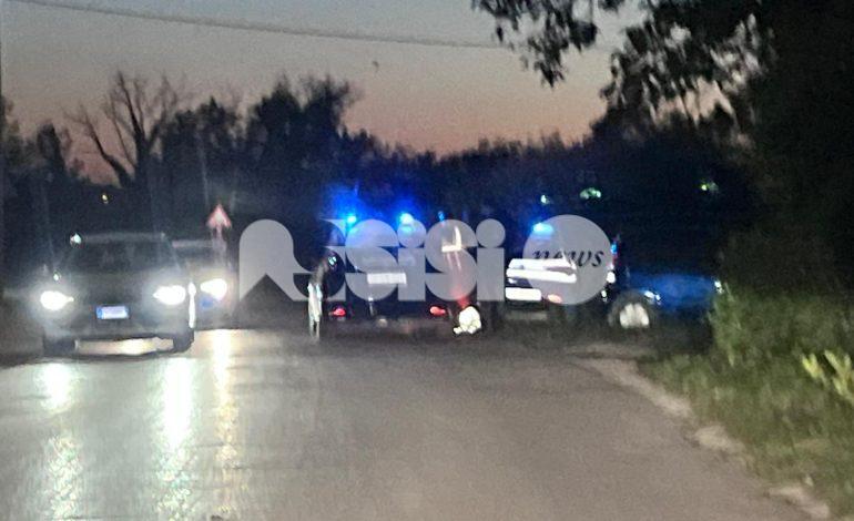 Tampona un’auto e poi aggredisce l’altro conducente e minaccia di morte e tenta di aggredire i poliziotti: arrestato 39enne