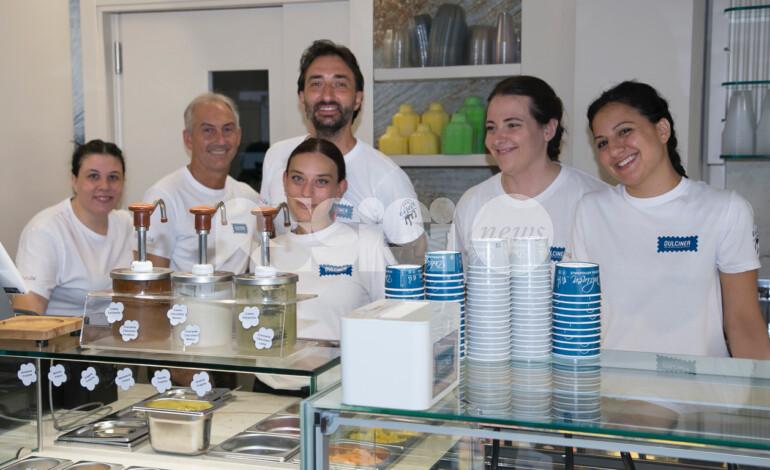 Grande festa a Passaggio di Bettona per l’inaugurazione della nuova Dulcinea Gelateria (foto)