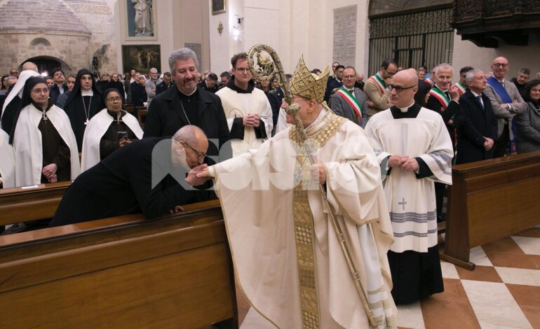 Monsignor Sorrentino saluta le due Diocesi: “Mi mancherete ma vi porto nel cuore e nella preghiera” (foto)