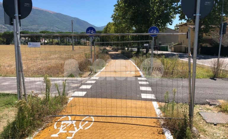 Ciclabile tra Rivotorto e Santa Maria, lavori fermi da giorni (foto+video)