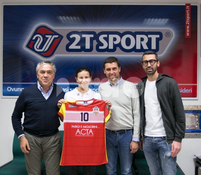 Angelana Calcio a 5 femminile, nuova maglia in onore della Città di Assisi