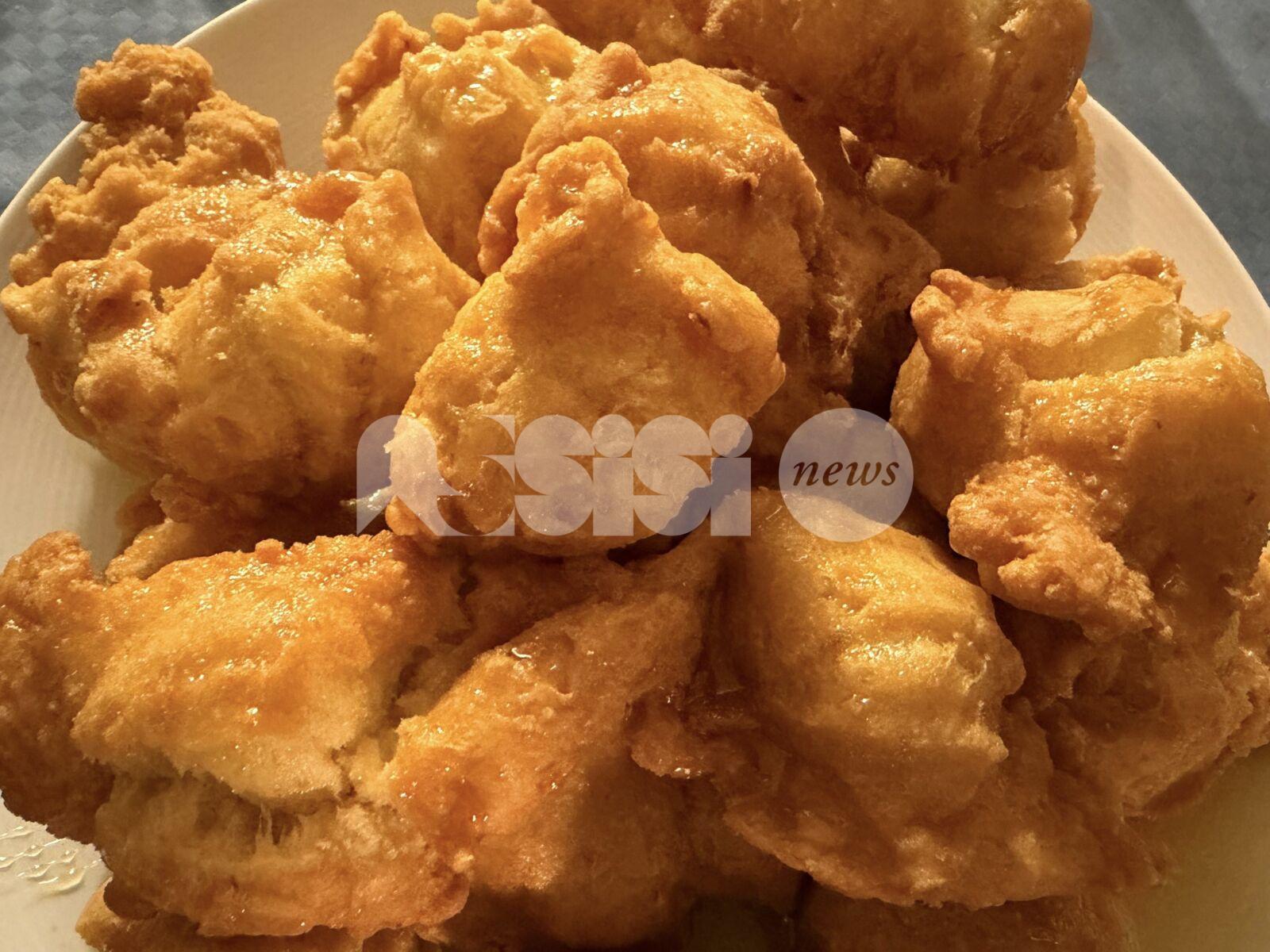 Strufoli di Carnevale: ricetta umbra, ingredienti e preparazione