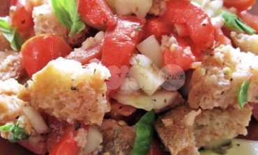 Panzanella umbra: ingredienti e preparazione della ricetta contadina di una volta