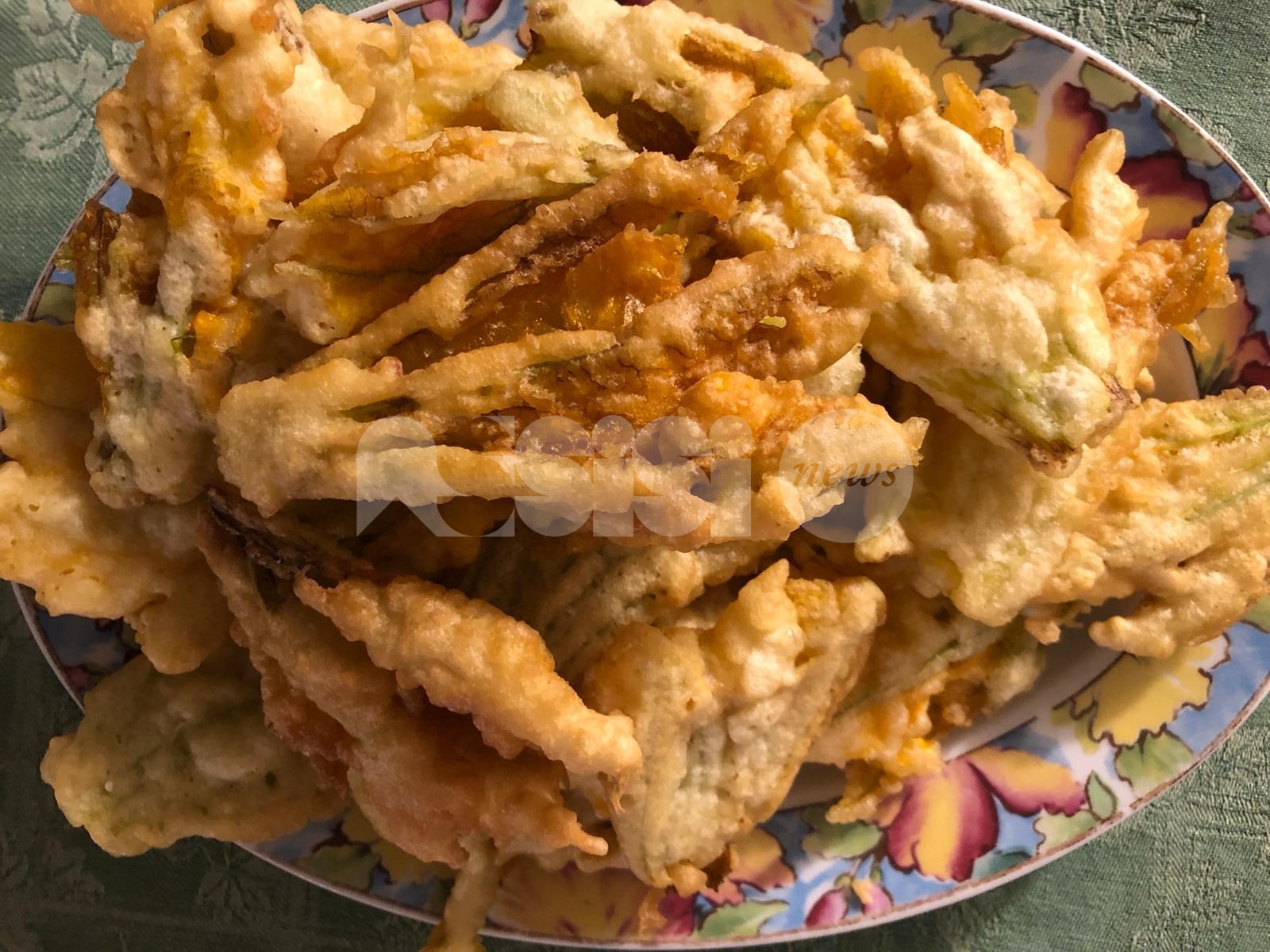 Fiori di zucca fritti (croccanti, semplici o ripieni): la ricetta tradizionale