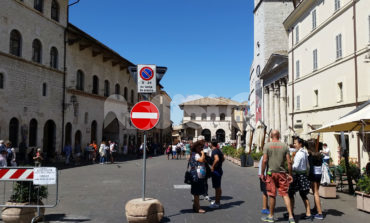 Chiusura di Piazza del Comune, la replica: "Una scelta di civiltà"