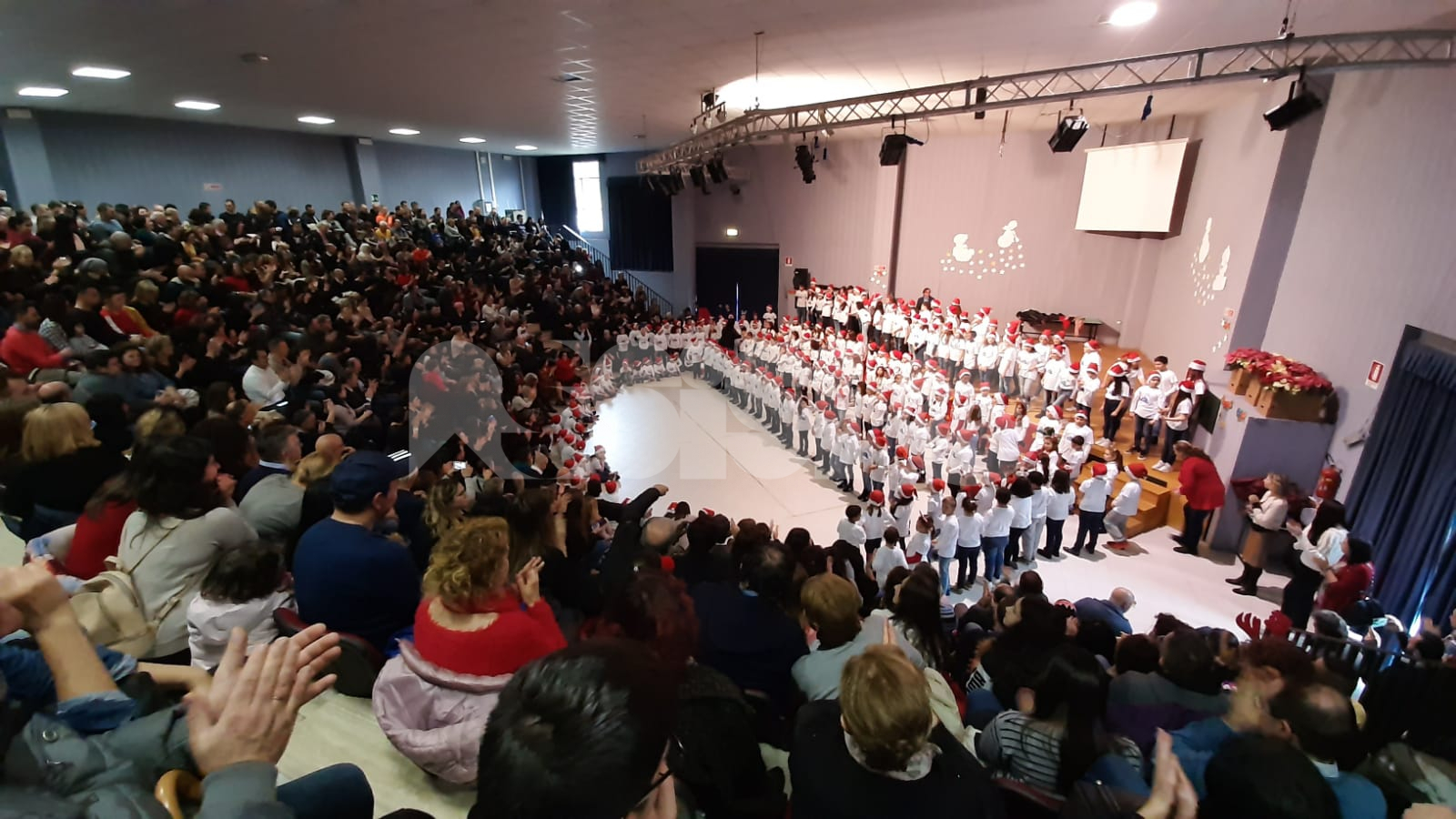 Saggio canoro di Natale 2019 alla Patrono d'Italia, grande successo (foto)