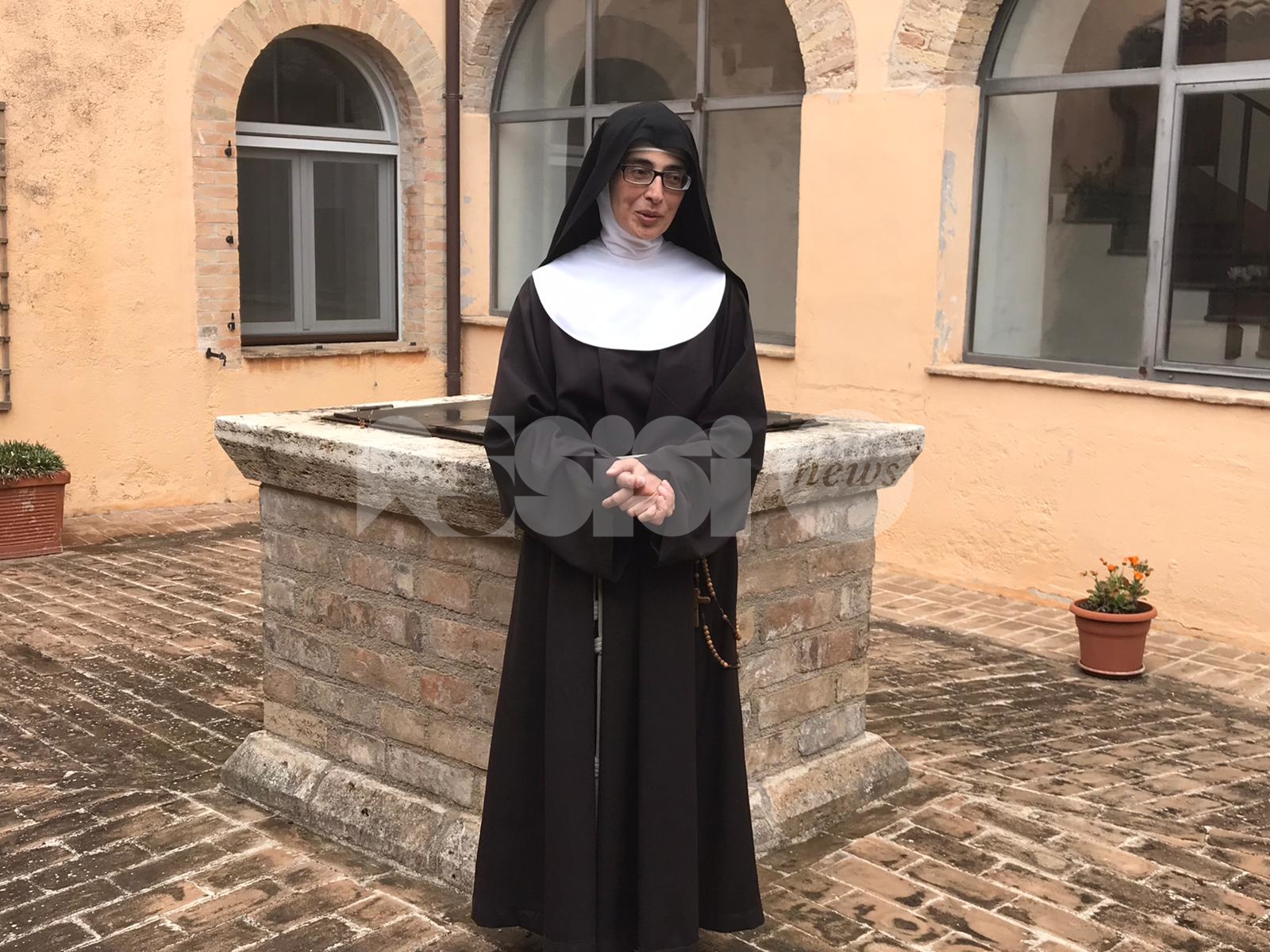 Suor Milena Russo, un'angelana alla guida delle Clarisse di San Martino a Trevi visitate dal vescovo Boccardo