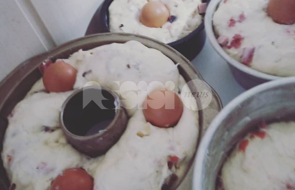 Casatiello, la ricetta facile e semplice: ingredienti e preparazione