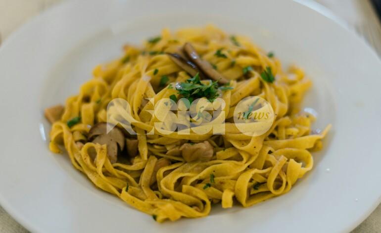 Tagliatelle ai funghi porcini, ricetta tradizionale e preparazione