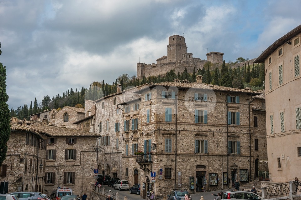 Eventi ad Assisi, Calzolari (FdI Assisi) di nuovo all'attacco: "Minestrone preparato in fretta e furia"
