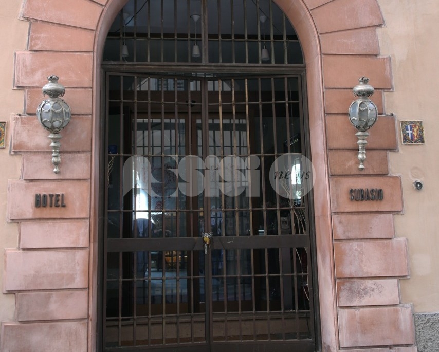 Hotel Subasio, la Lega segnala incuria e abbandono (in realtà già risolti)
