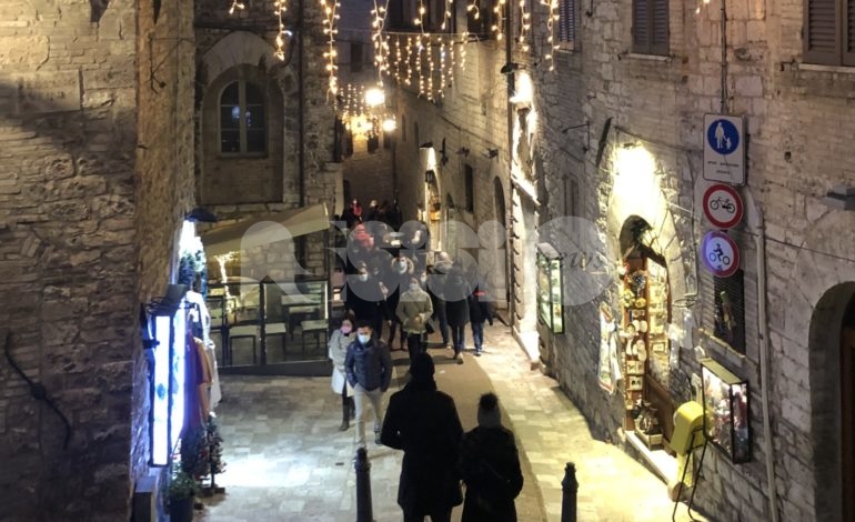 Assisi e l’Umbria tornano a riempirsi e registrano una domenica da sold-out