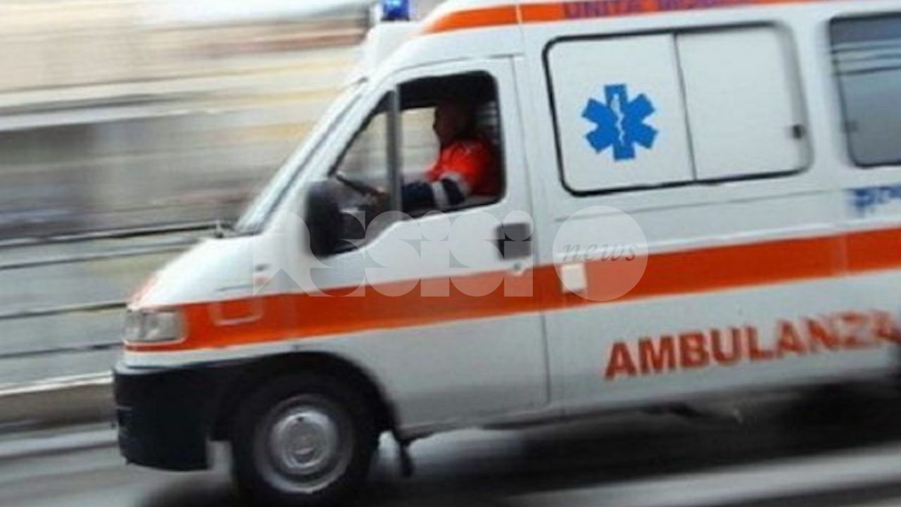 Incidente stradale a Petrignano, investita 16enne: è ricoverata a Perugia