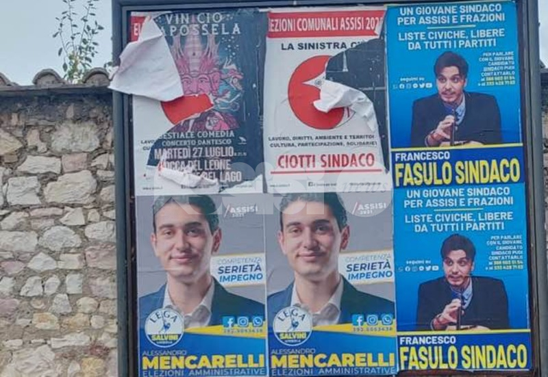 Manifesti di @Sinistra vandalizzati: "Atto grave, le idee non si fermano"