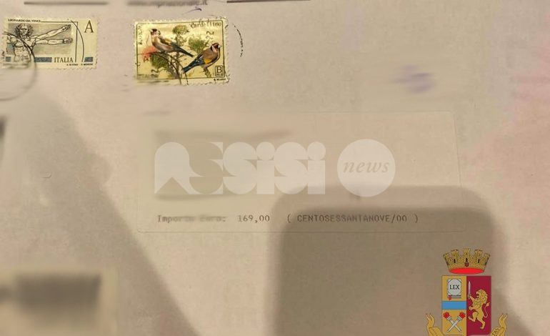 Finti abbonamenti a riviste della Polizia, tentata truffa a un 36enne di Assisi