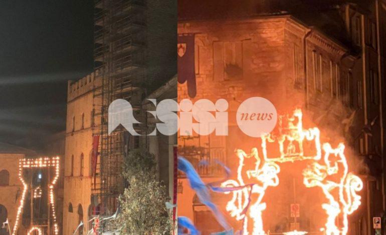 Cortei della notte del Calendimaggio 2022: le foto e i video di Sopra e Sotto