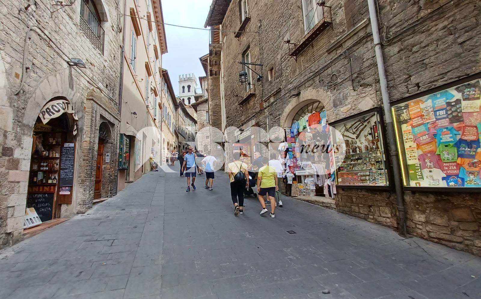 Viabilità ad Assisi, dalla Lega idee, proposte e ironia: "Meno raccolta dei rifiuti uguale meno Tari?"