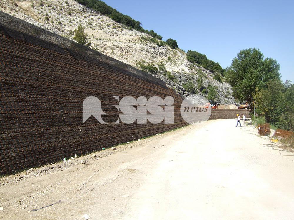 Lavori sulla frana di Torgiovannetto non pagati, la denuncia di FdI e la replica della giunta