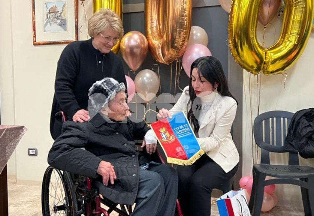Vera Galli compie 100 anni: festa grande a Palazzo d'Assisi e non solo (foto)