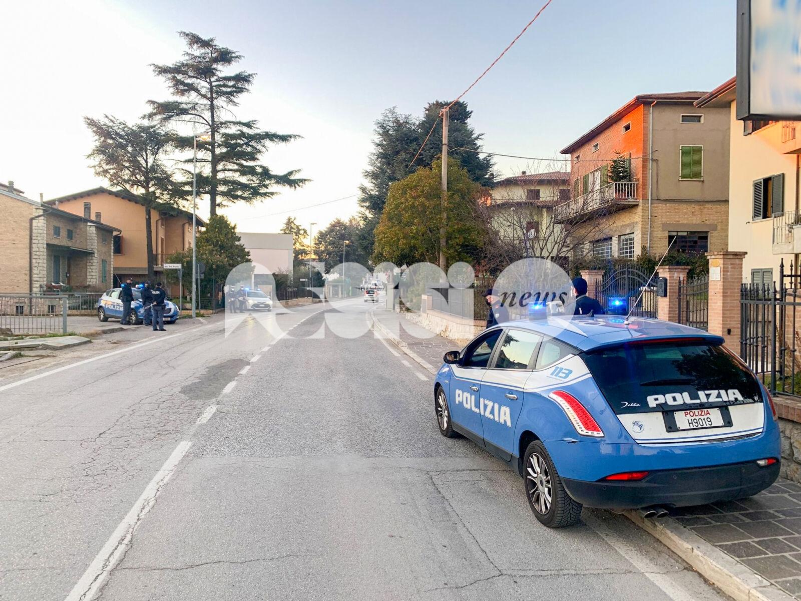Minaccia il dipendente di un locale e aggredisce gli agenti: arrestato