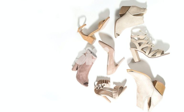 Acquista delle scarpe via Instagram e viene derubata: denunciato truffatore seriale