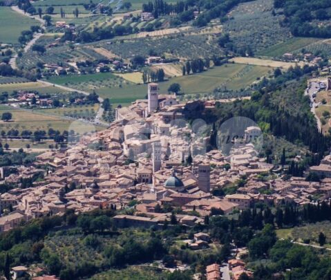 Politica ad Assisi, all’improvviso tutti d’amore e d’accordo: quanto durerà?