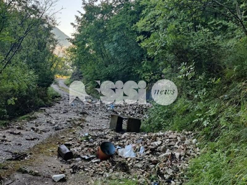Strade di montagna, la giunta replica: "Finora i soldi ce li mettiamo solo noi". E parte la bagarre sul Tescio