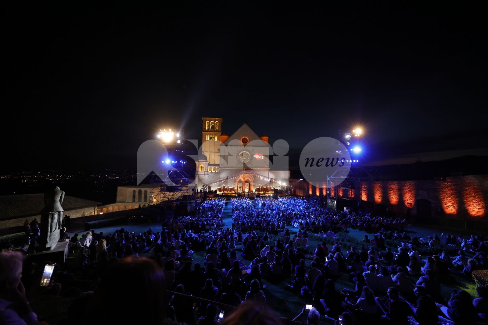 Con il Cuore 2025, svelati gli ospiti: sul palco tra gli altri Lucio Corsi, Cristicchi, Amara e Coma_Cose