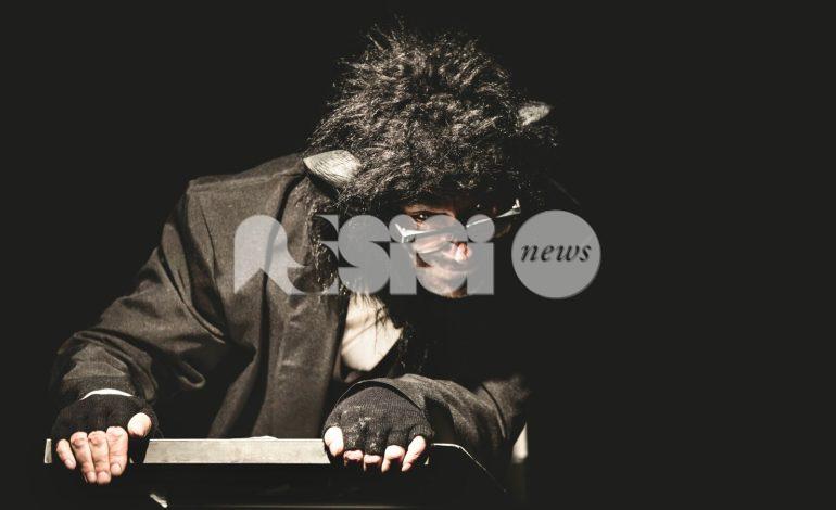 Una relazione per un’Accademia di Kafka apre la stagione 2024-25 degli Instabili