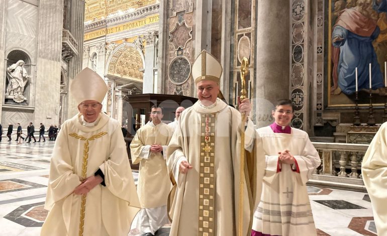Grande festa a Roma per il 25′ anniversario di sacerdozio del cardinale Mauro Gambetti (foto)