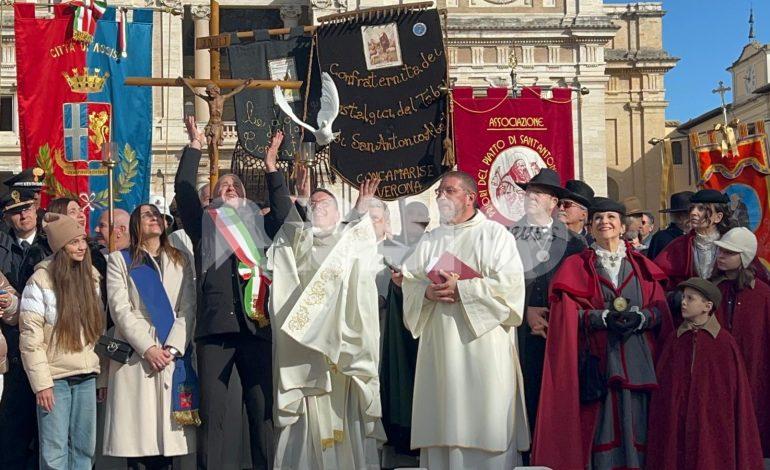 Piatto di Sant’Antonio 2025, si rinnova la devozione al patrono angelano (foto e video)