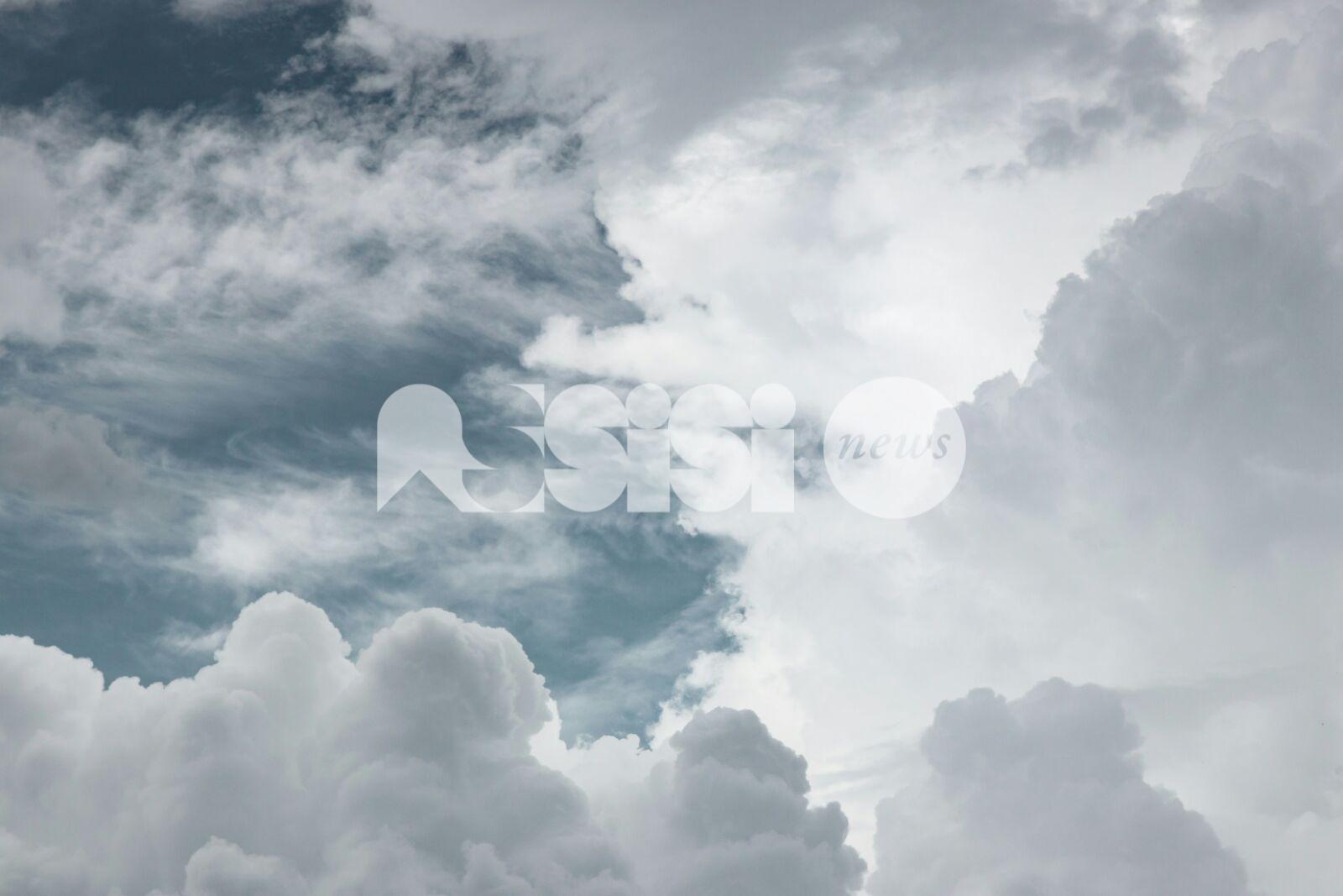 Meteo Assisi 28-30 marzo 2025: cieli grigi, pioggia e freddo