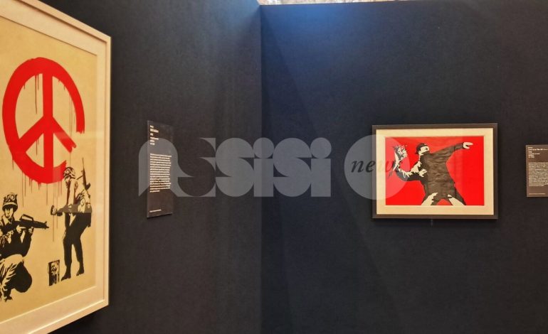 Mostra di Banksy ad Assisi, dopo oltre 60.000 visitatori in cinque mesi arriva anche la proroga