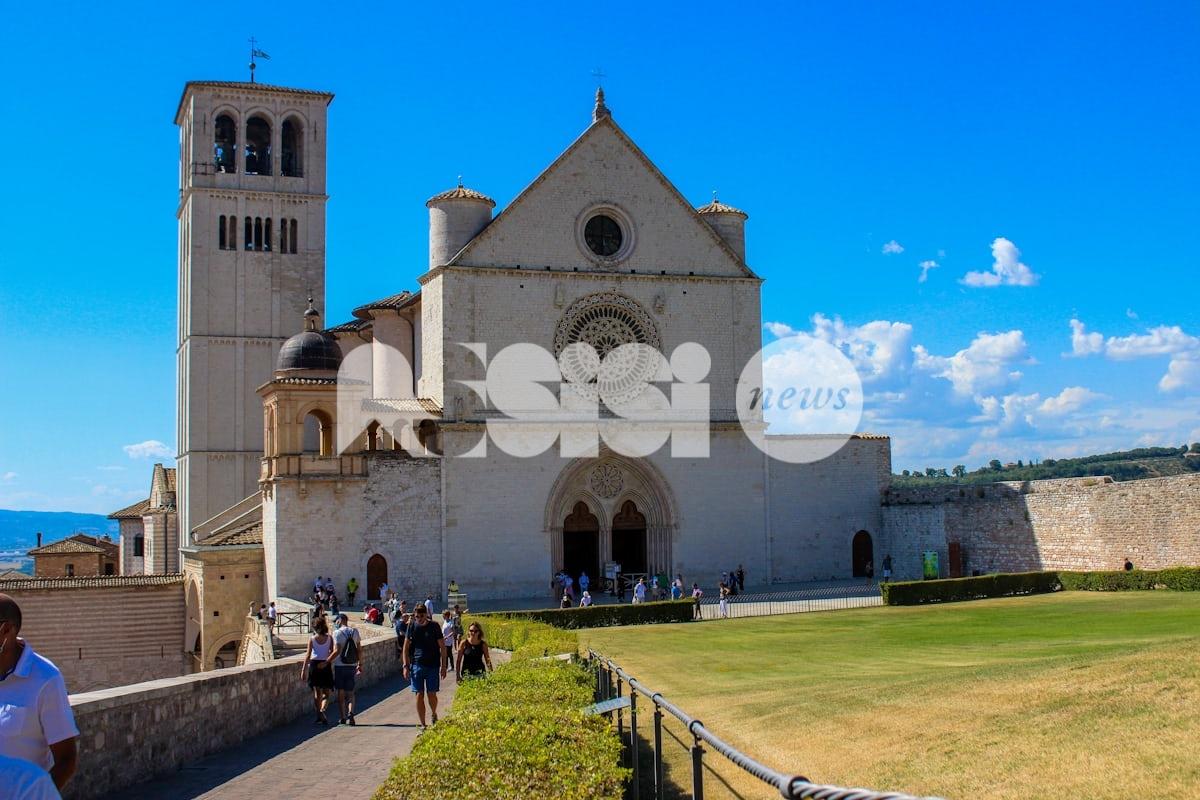 Visite guidate a San Francesco, il video virale (con polemica) e la spiegazione dei francescani