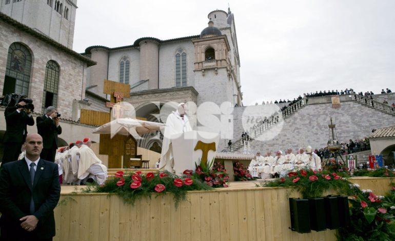 Morto Papa Francesco: aveva 88 anni, il suo legame speciale con Assisi e l’Umbria (foto e video)