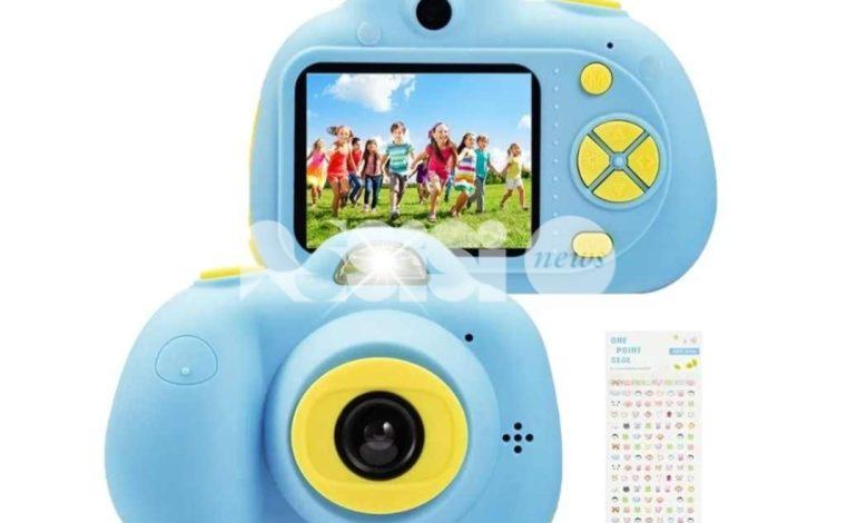Bimbo di 8 anni smarrisce macchina fotografica: l’appello per ritrovarla