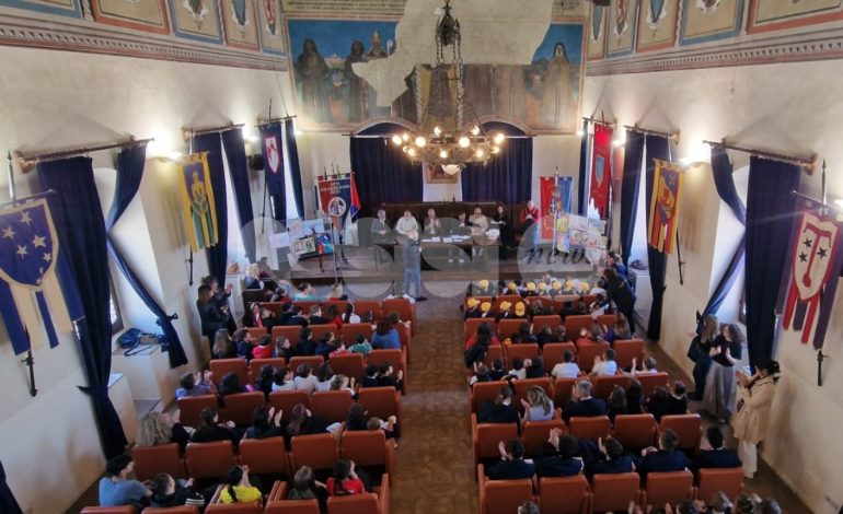 Premio Carlo Lampone 2025, svelate le classi e gli alunni vincitori (foto e video)