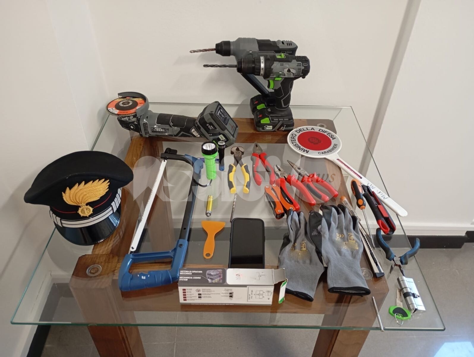 Furti in abitazione, ladro seriale incastrato dal dna: arrestato un 42enne