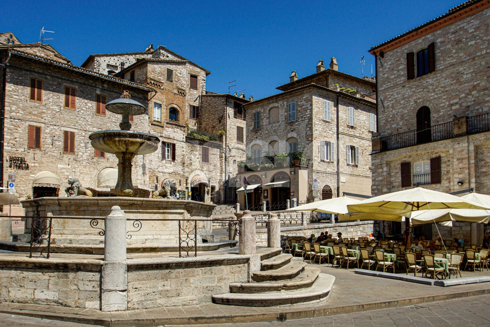 Progressisti per Assisi: "Su Tari e tassa di soggiorno dalla destra promesse da fiera"