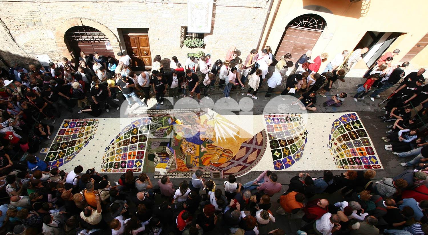 Tutto pronto per le Infiorate di Spello 2025: il programma nell'anno del Giubileo della speranza