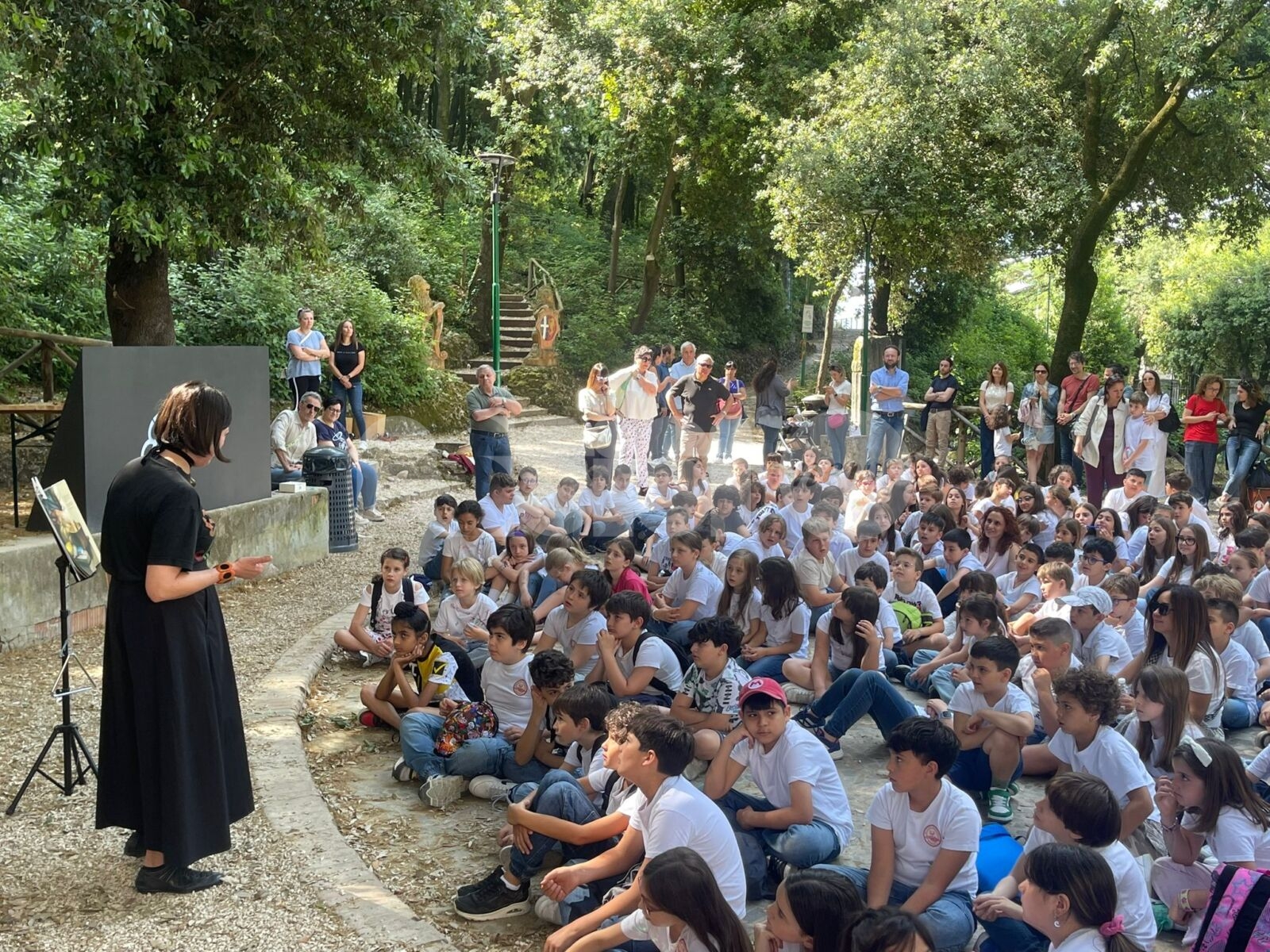 Al Pincio la seconda fine dell'anno scolastico e la serata Assisi Revival con gli 'storici' dj