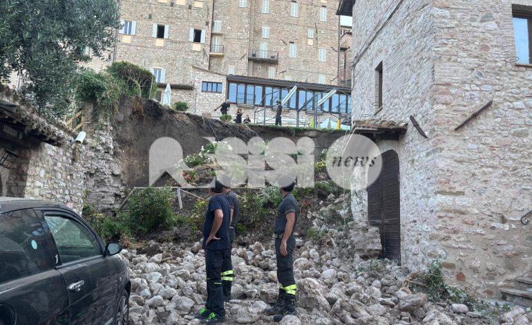 Muro crollato a San Pietro: accertamenti sulle cause, modifiche alla viabilità (foto e video)