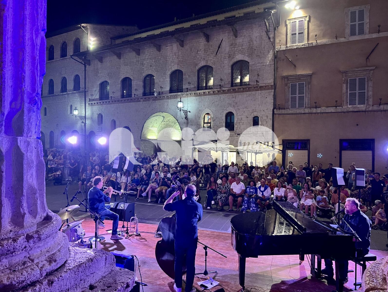 Note di Assisi, centrodestra all'attacco: "Oltre 80.000 euro per una rassegna solo in centro"