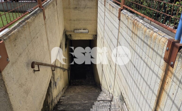 Bagni pubblici a Santa Maria, sfalciate le erbacce e cominciata la pulizia