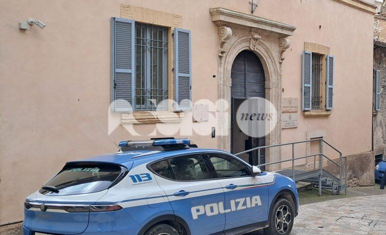 Ventunenne aggredisce ex collega con una sbarra: scatta il divieto di avvicinamento