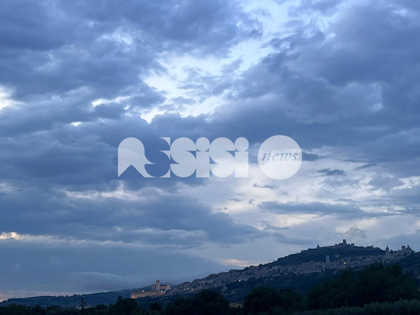 Meteo Assisi 22-24 agosto 2025: annuvolamenti e rischio temporali
