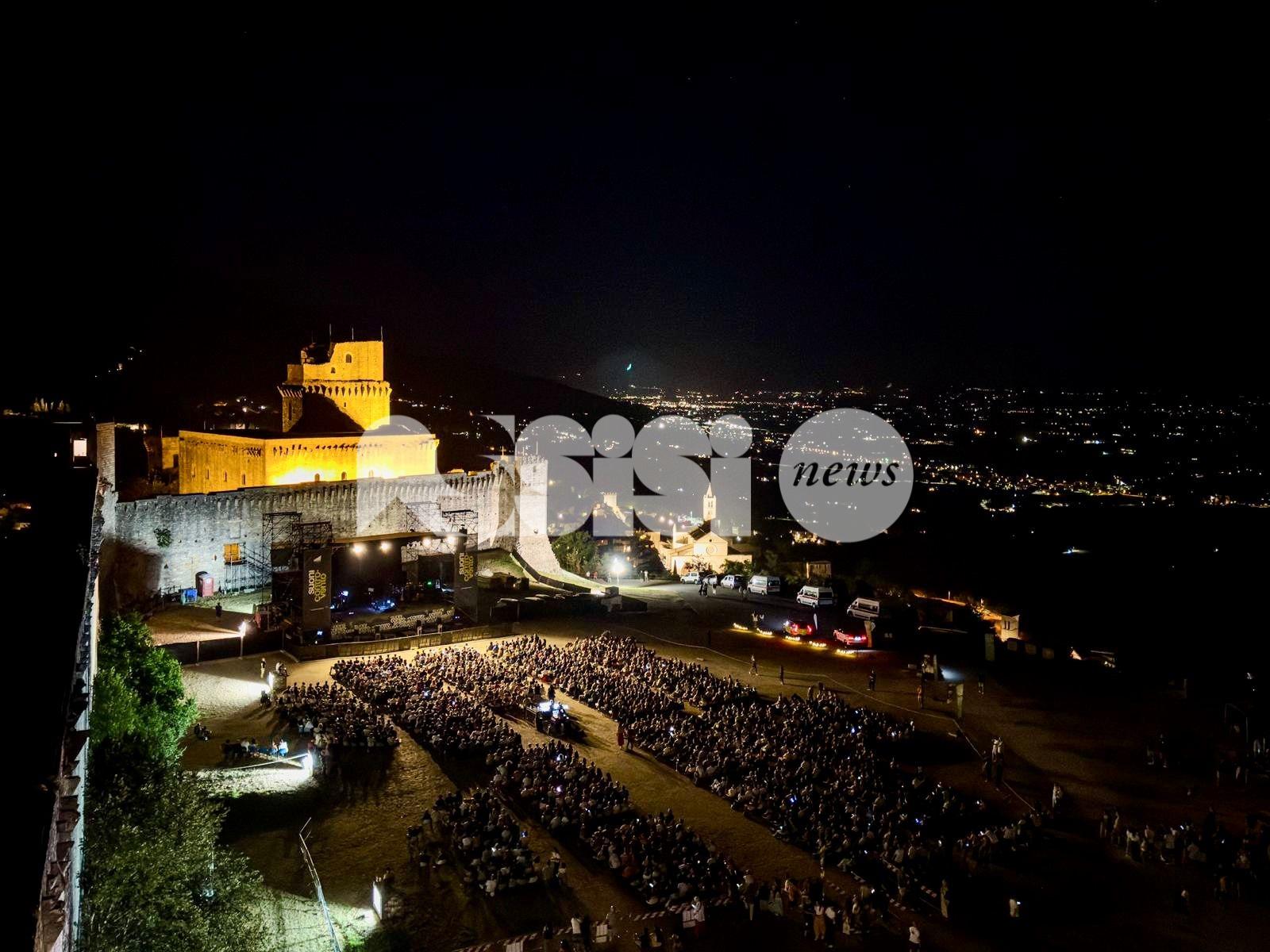 Ad Assisi Suoni Controvento fa "all in" sulla sostenibilità per i concerti di  Brunori Sas e Afterhours