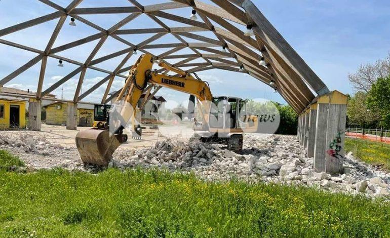 Impianti sportivi, a Bastia si punta su tensostruttura e palazzetto intercomunale