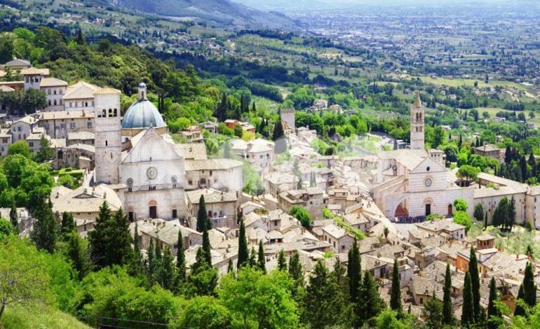 “Assisi non è in emergenza quotidiana: l’opposizione social inventa drammi”: la nota dei gruppi di maggioranza